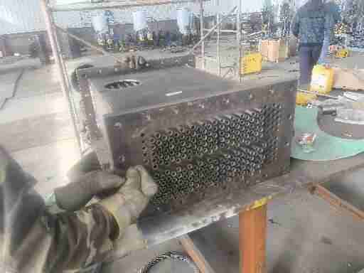 Sealing cooler tube replacement